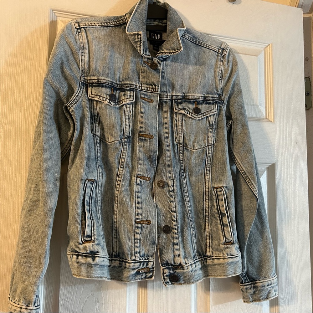 Women’s denim jacket from Gap Size Extra Small